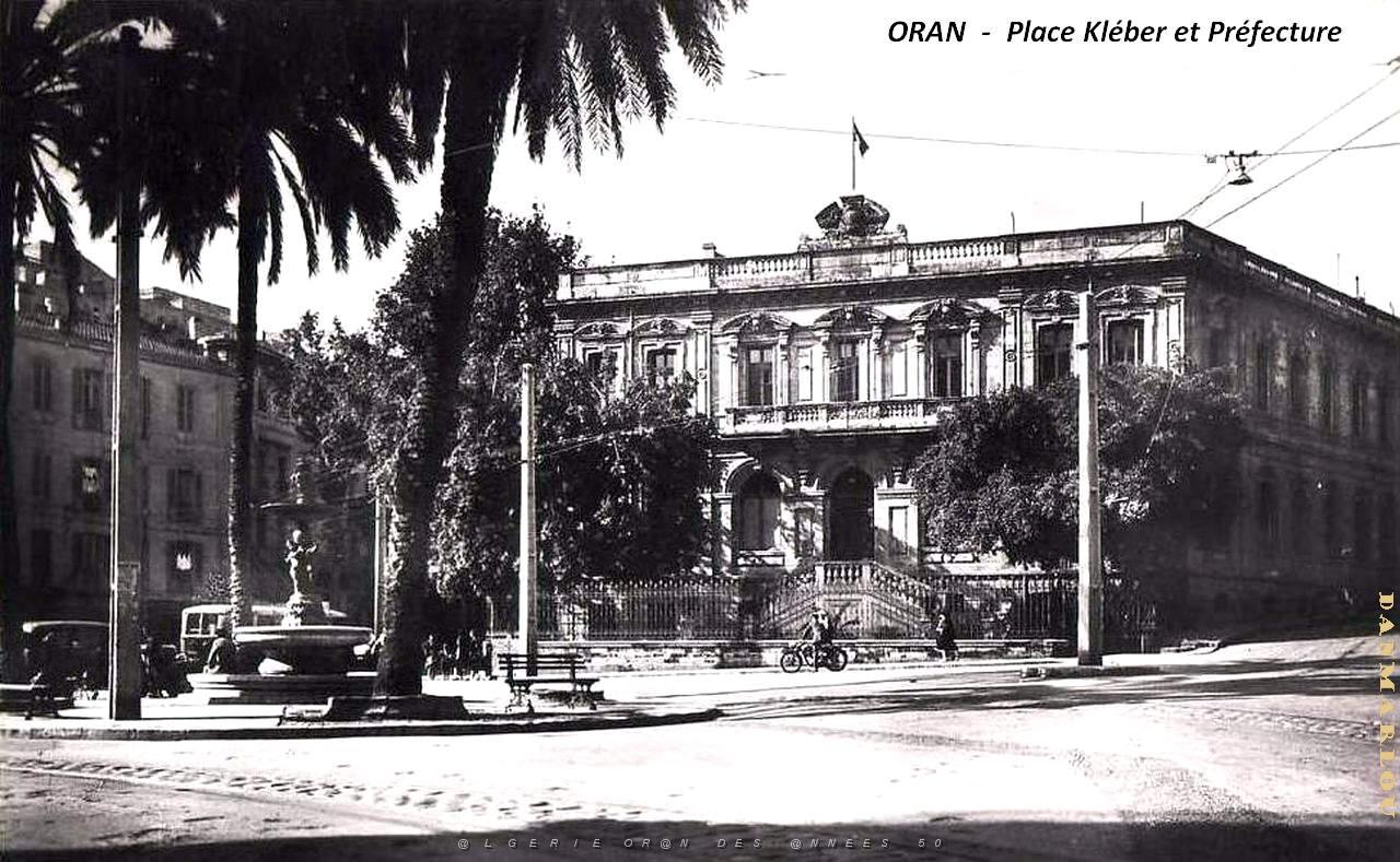Oran - Place Kleber et Prefecture - 01.jpg